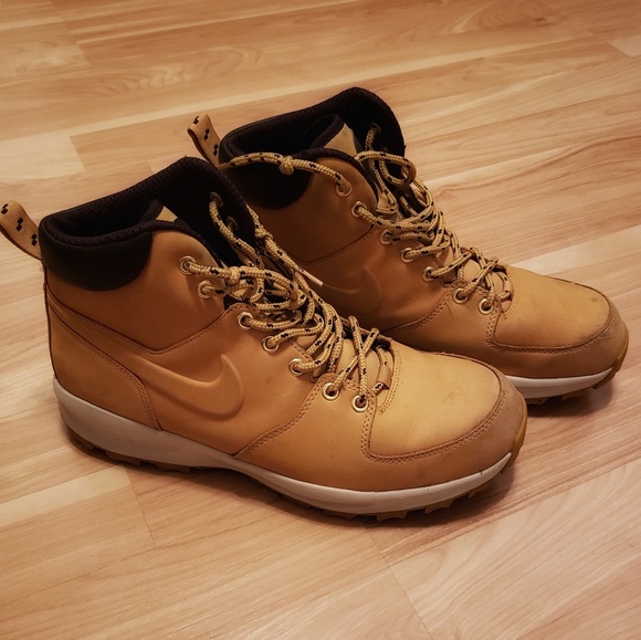 nike manoa haystack boots